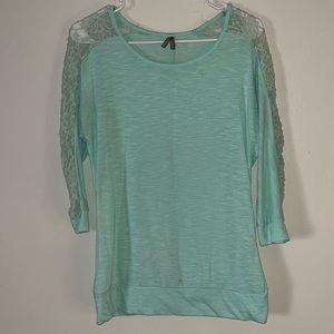 Women’s Quarter Sleeve